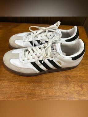 Adidas Sambas